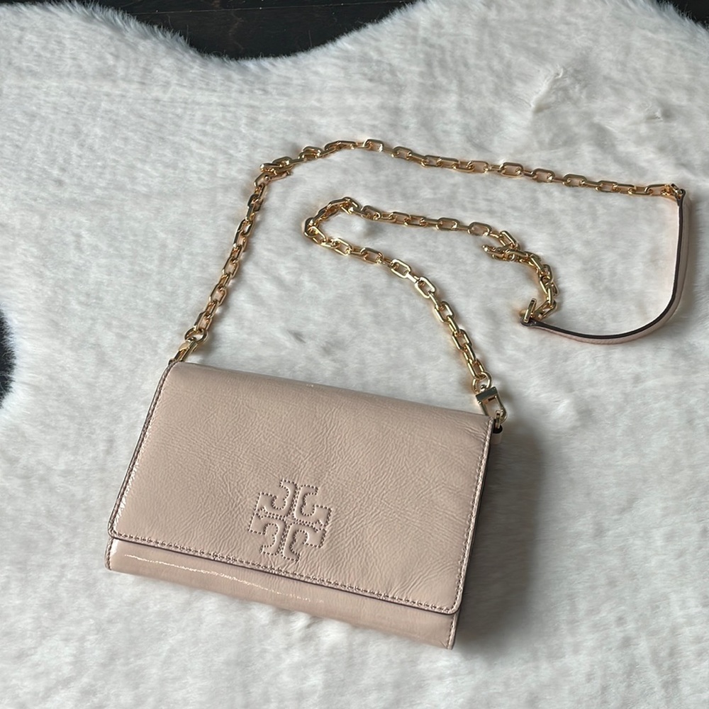 Tory Burch wallet on chains